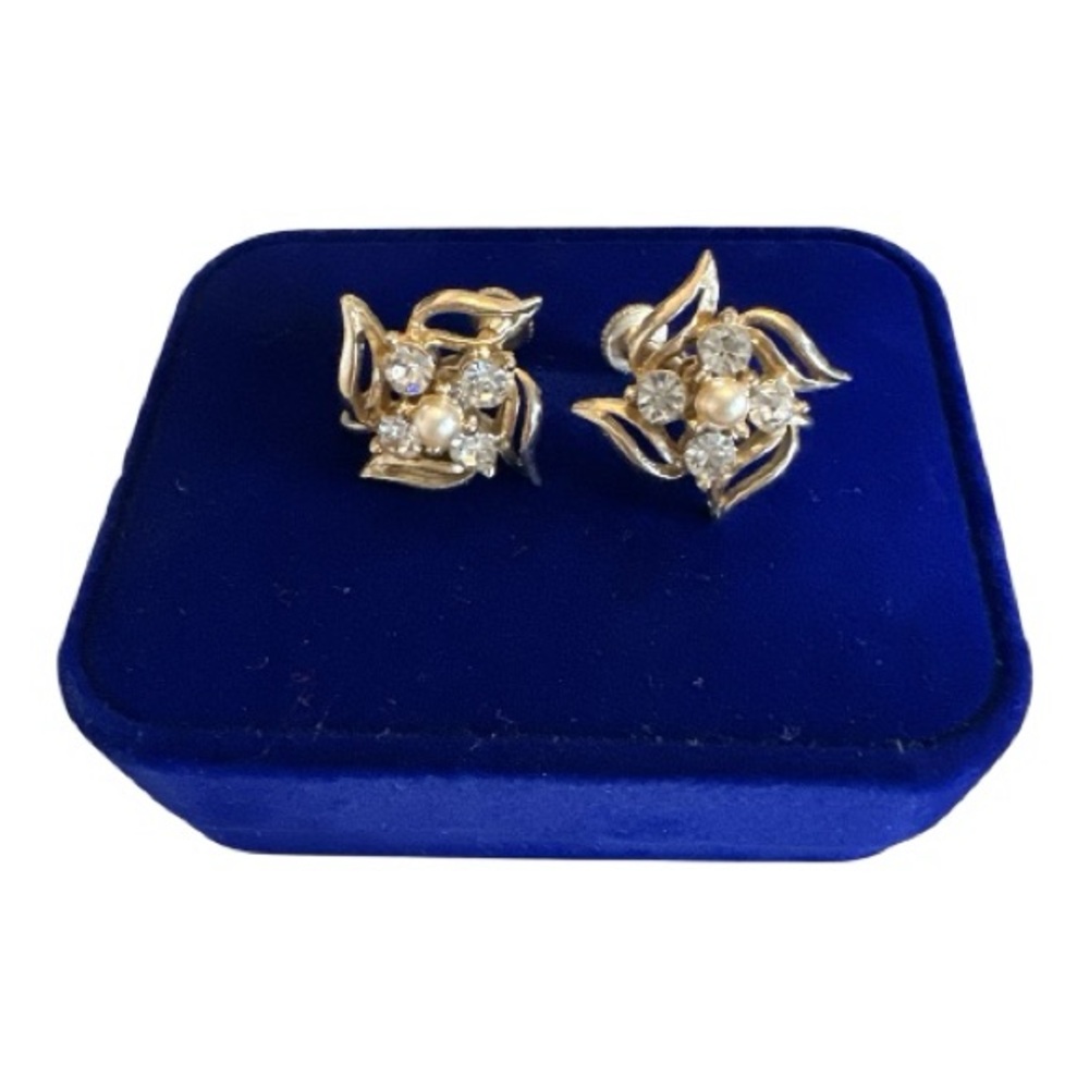Vintage | Pearl & Crystal Rhinestone Screw-Back Earrings